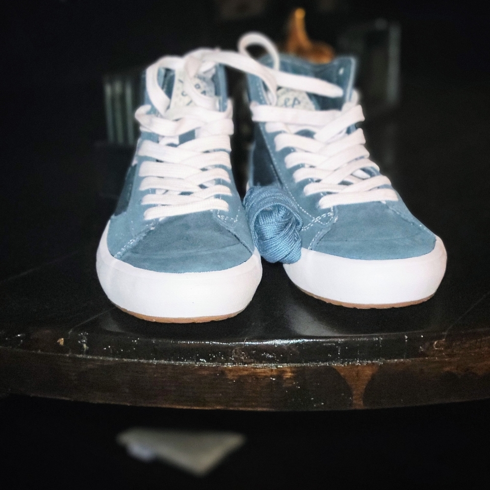 The Lizze Vans Men